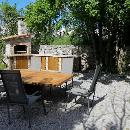 Dutovlje Apartma Louis מראה חיצוני תמונה