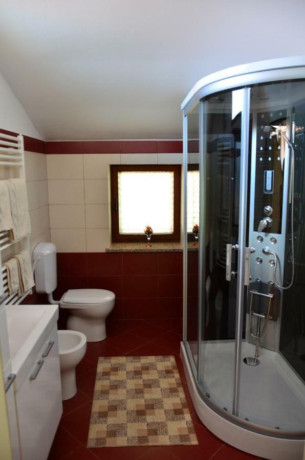 Dutovlje Apartma Louis מראה חיצוני תמונה