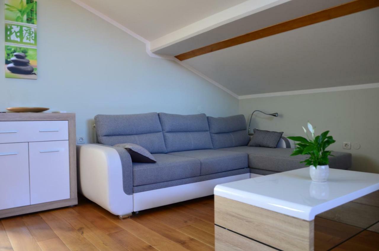 Dutovlje Apartma Louis מראה חיצוני תמונה